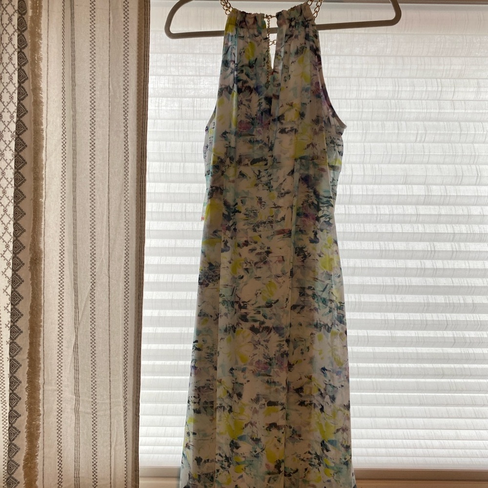 Long sleeveless dress size large never worn with tags